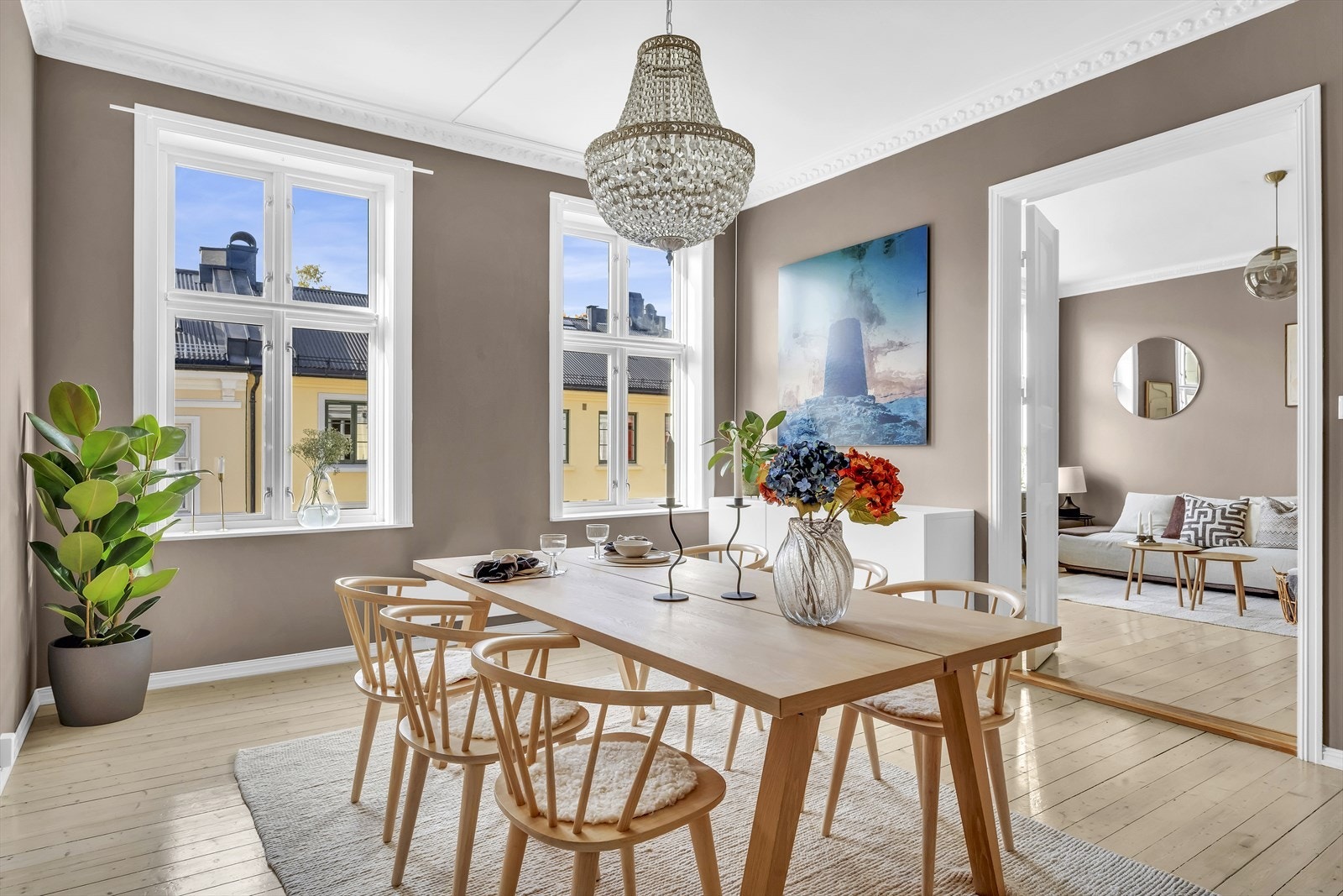 Her er det god plass til stor spisegruppe - perfekt for sosiale sammenkomster med både venner og familie på besøk. Galleribilde