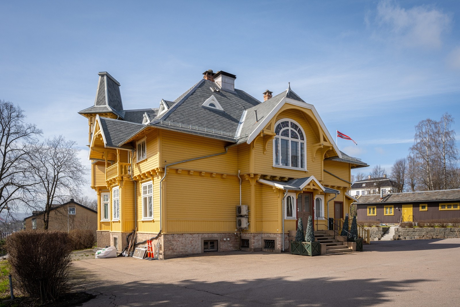 Eiendommen har dn siste tiden vært brukt som kontorløkale. Galleribilde