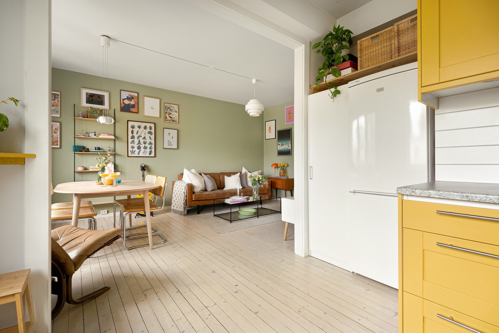 Det er også plass til frittstående kjøle- og fryseskap. Galleribilde