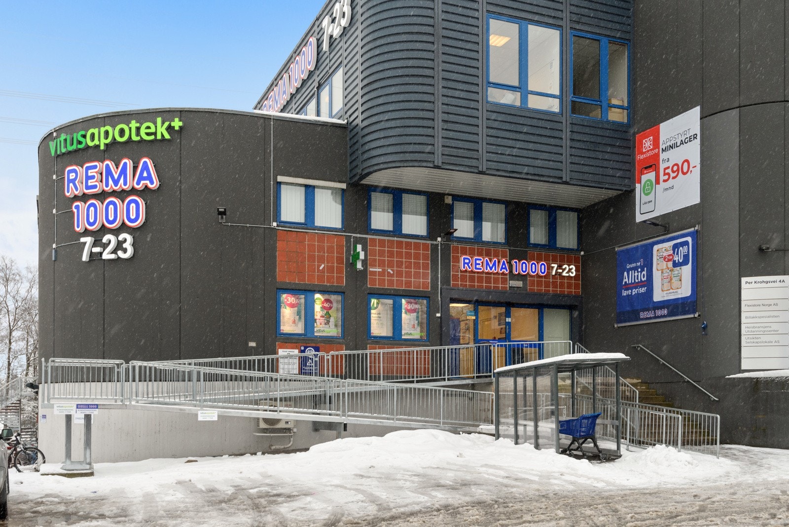 Rett i nærheten finner man en ny Rema 1000 butikk. Galleribilde