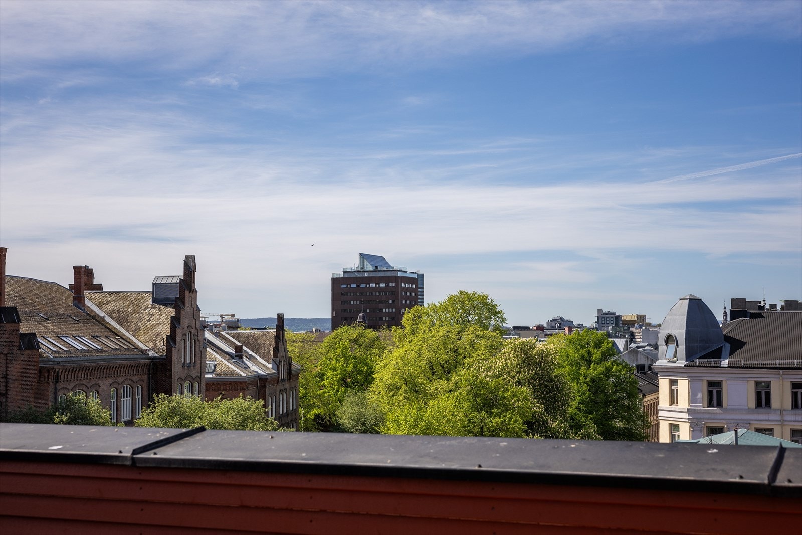 Nydelig utsyn fra takterrassen. Galleribilde