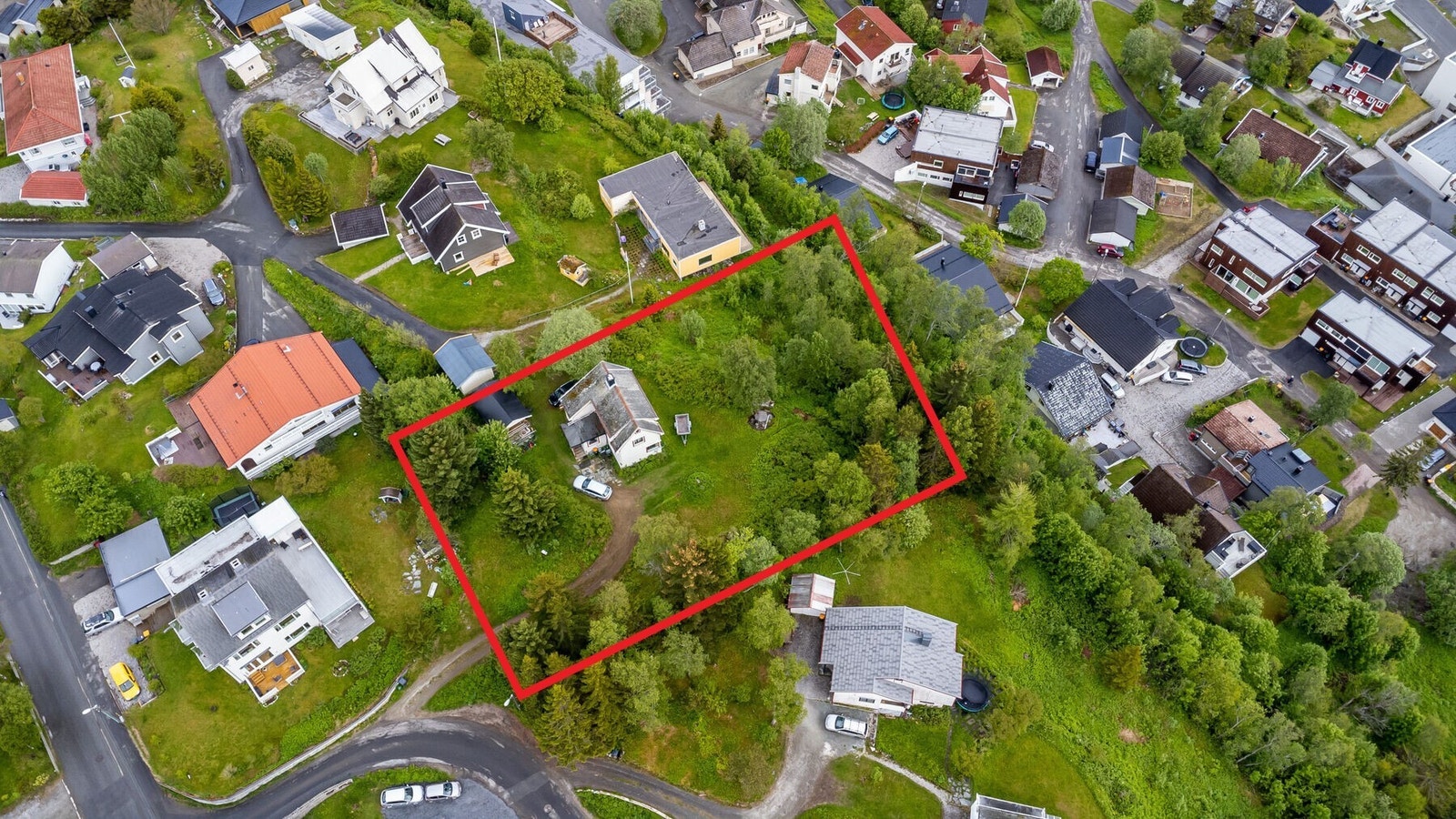 Flott beliggenhet med utsikt over hele Tromsø sentrum og fastlandet.. Galleribilde