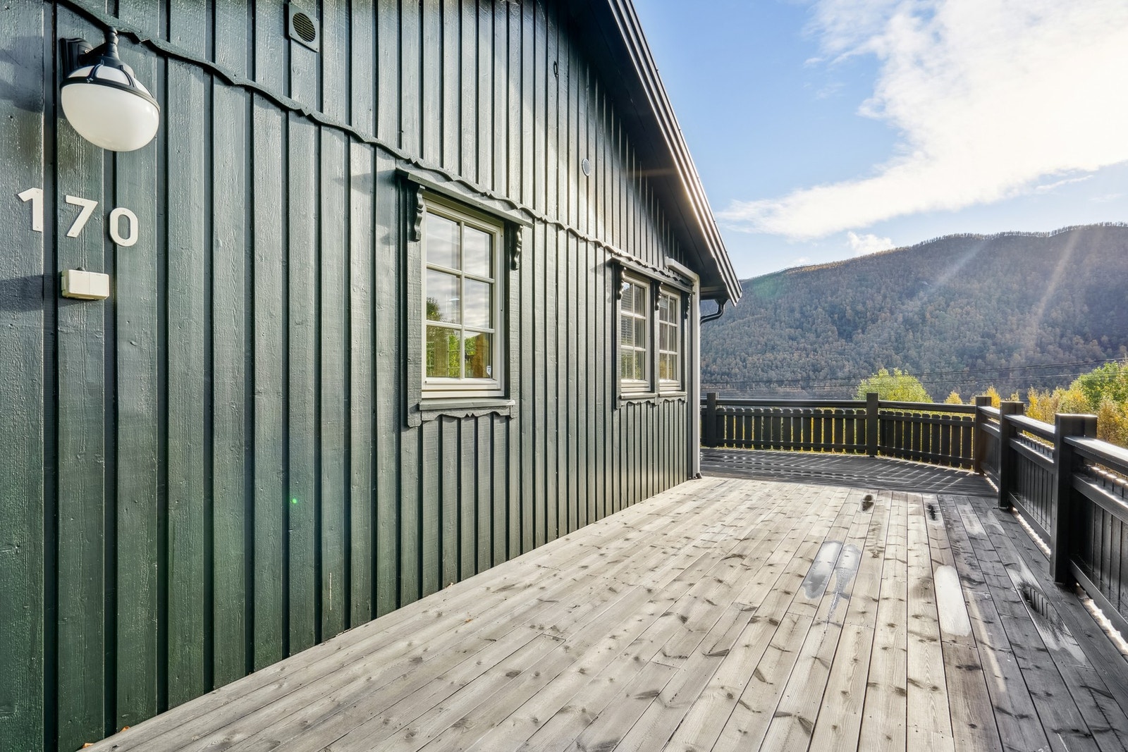Hytten er nymalt i 2024. Galleribilde