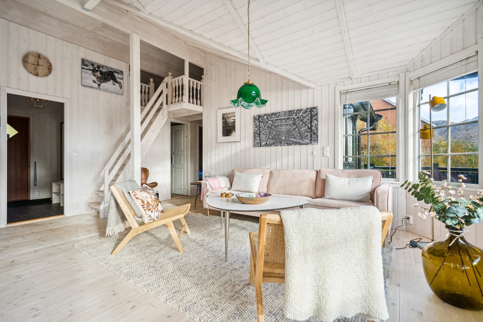 Adkomst til hems fra stua. Galleribilde