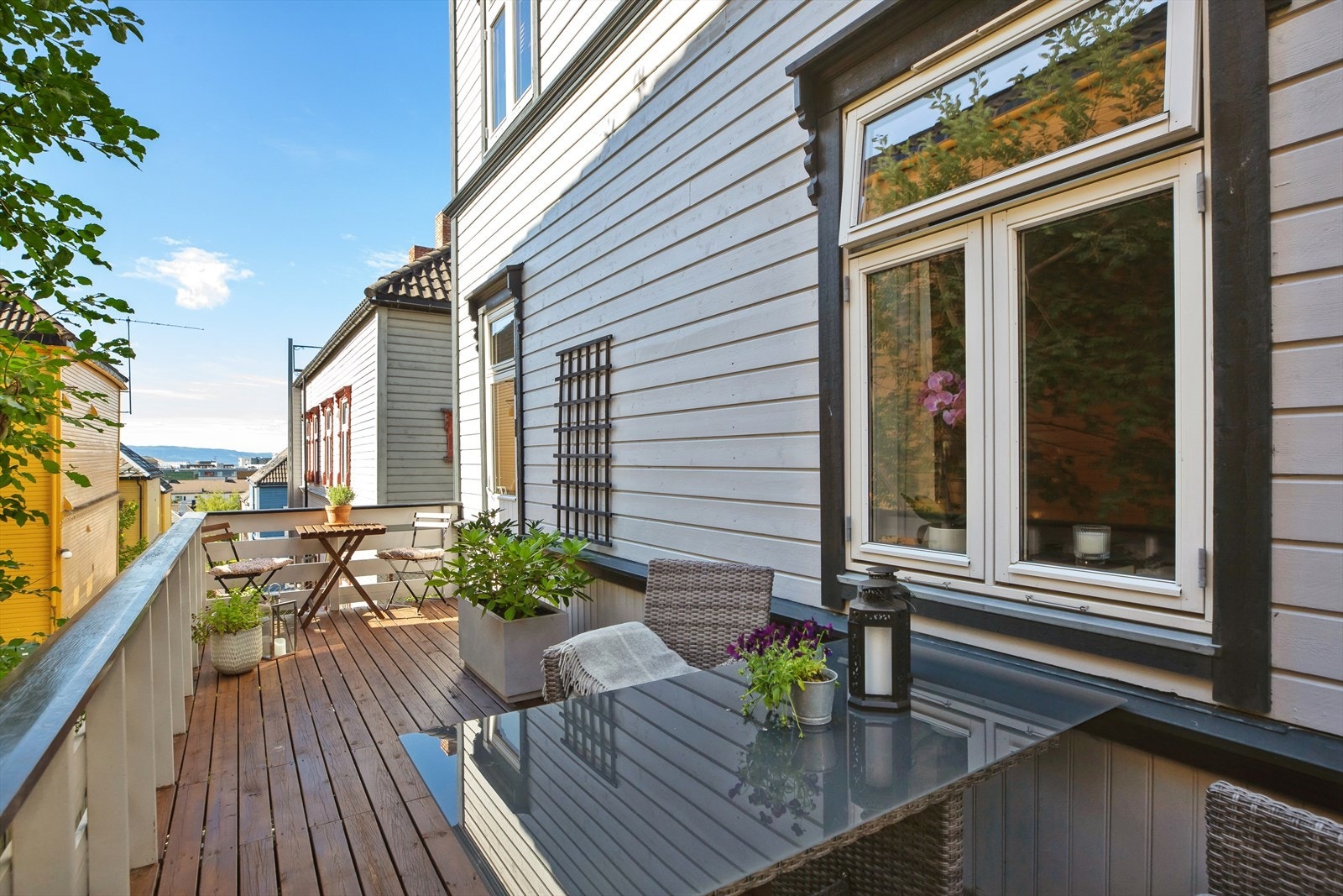Flott balkong med god plass til utemøblement. Galleribilde