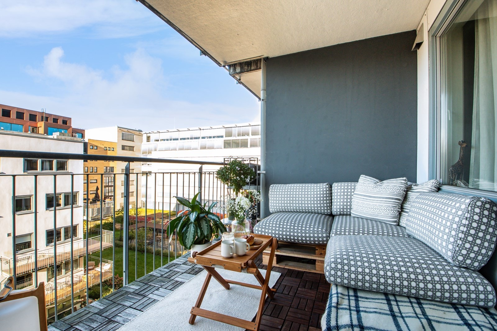 Det var viktig for oss å finne en leilighet som hadde
en sentral beliggenhet og som samtidig var
skjermet for støy. - Sitat selger Galleribilde