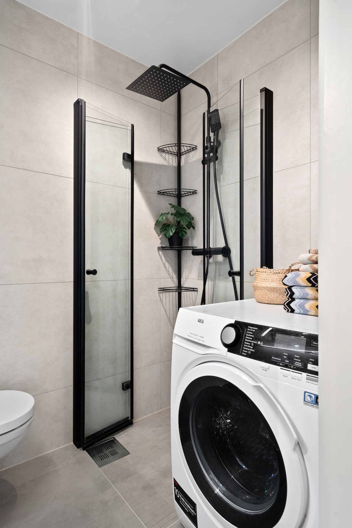 Dusjhjørne med innfellbare dusjdører. Galleribilde