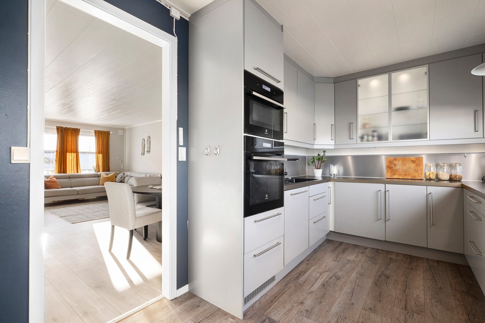 Smart når ovn er integrert i arbeidshøyde. Galleribilde