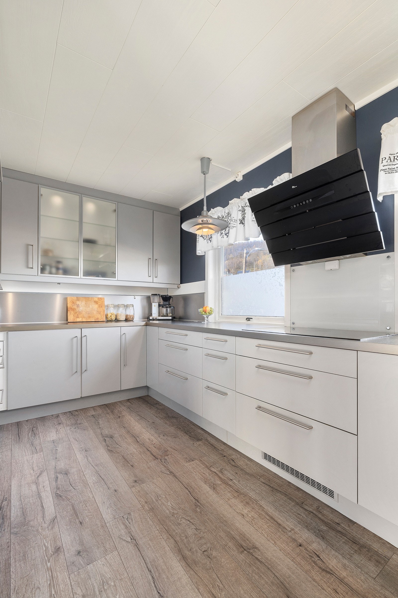 avtrekksvifte og godt med benkeplass. Galleribilde