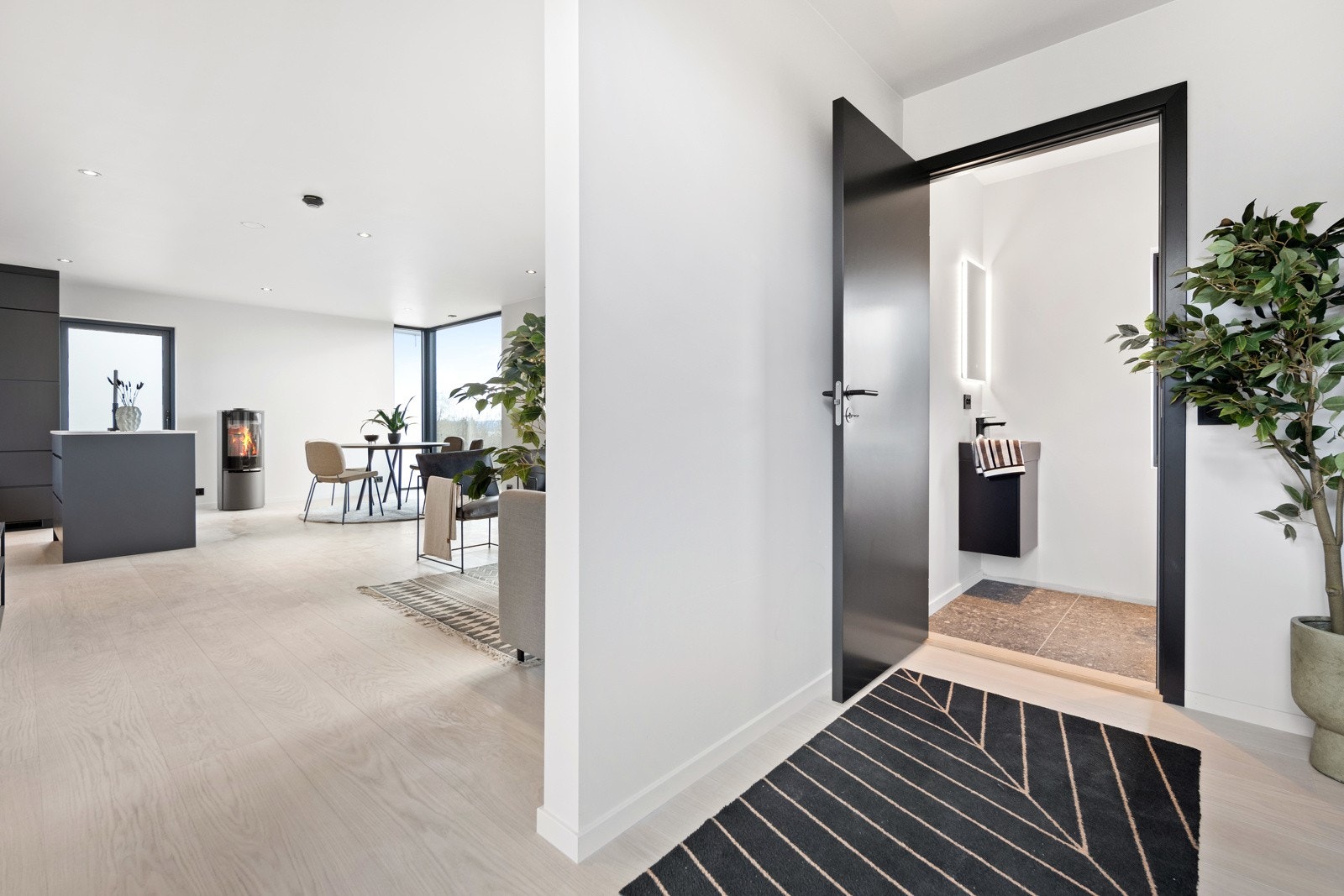 Entre med praktisk tilgang til toalettrom. Galleribilde