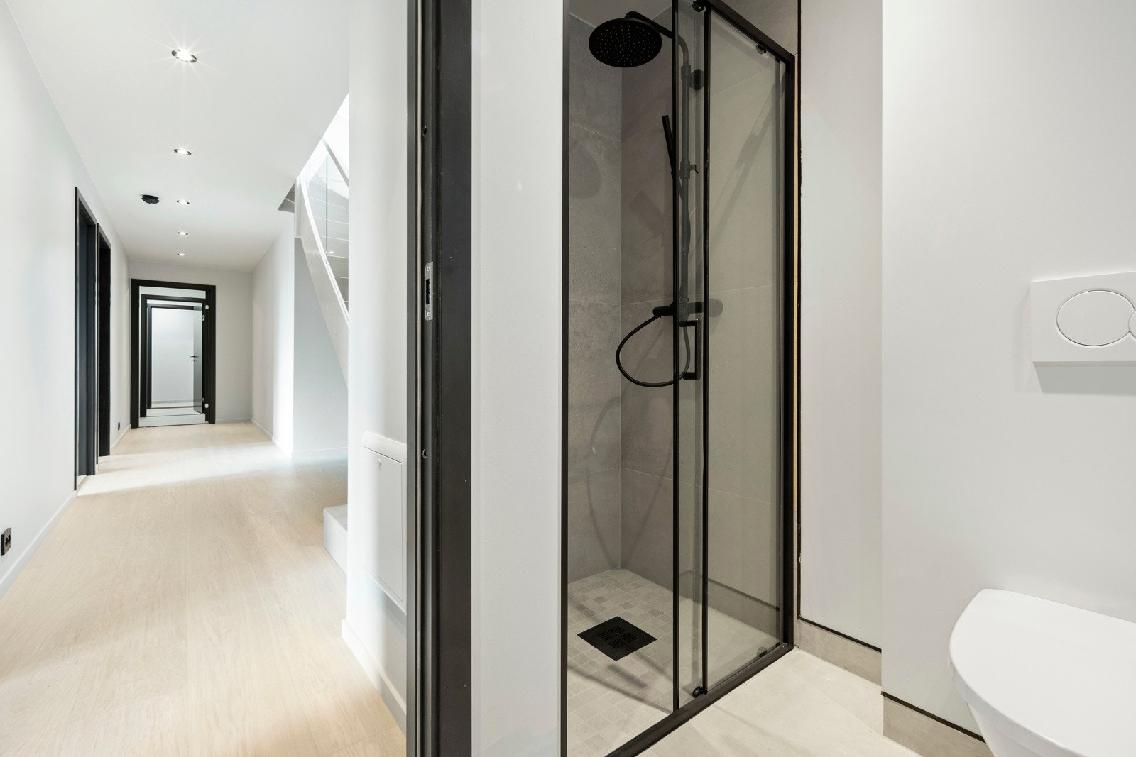 Baderom 2 er i samme stilen som det andre badet. Galleribilde