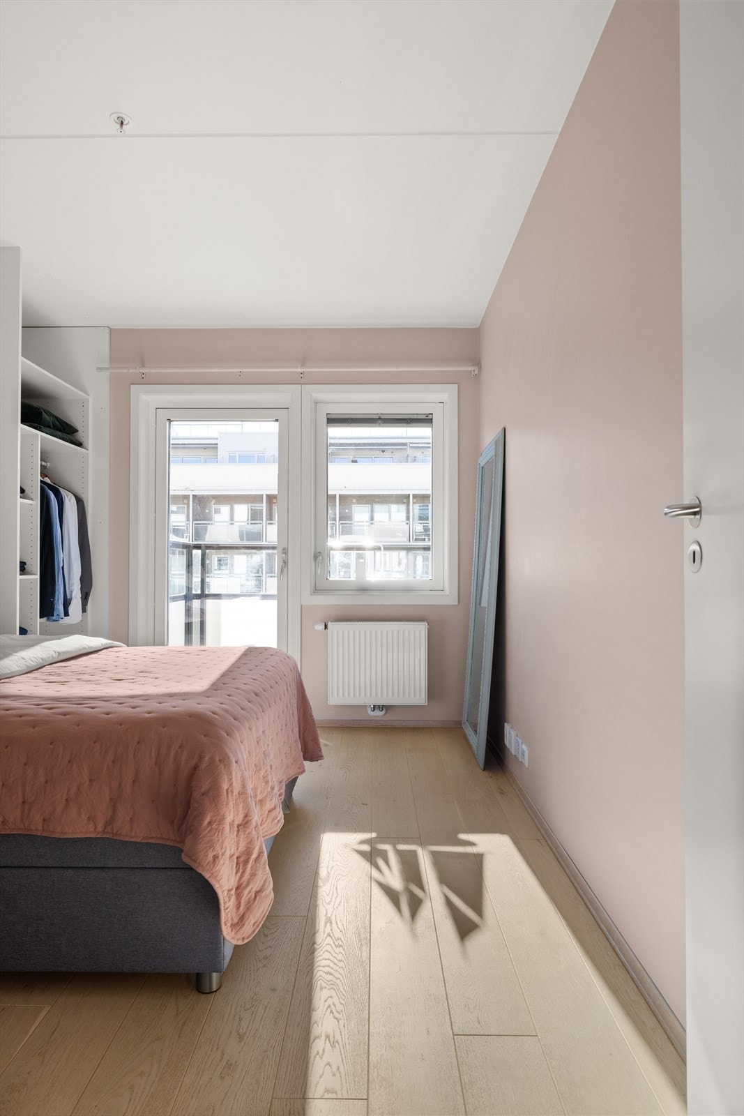 Hovedsoverommet har direkte adkomst til egen balkong. Galleribilde