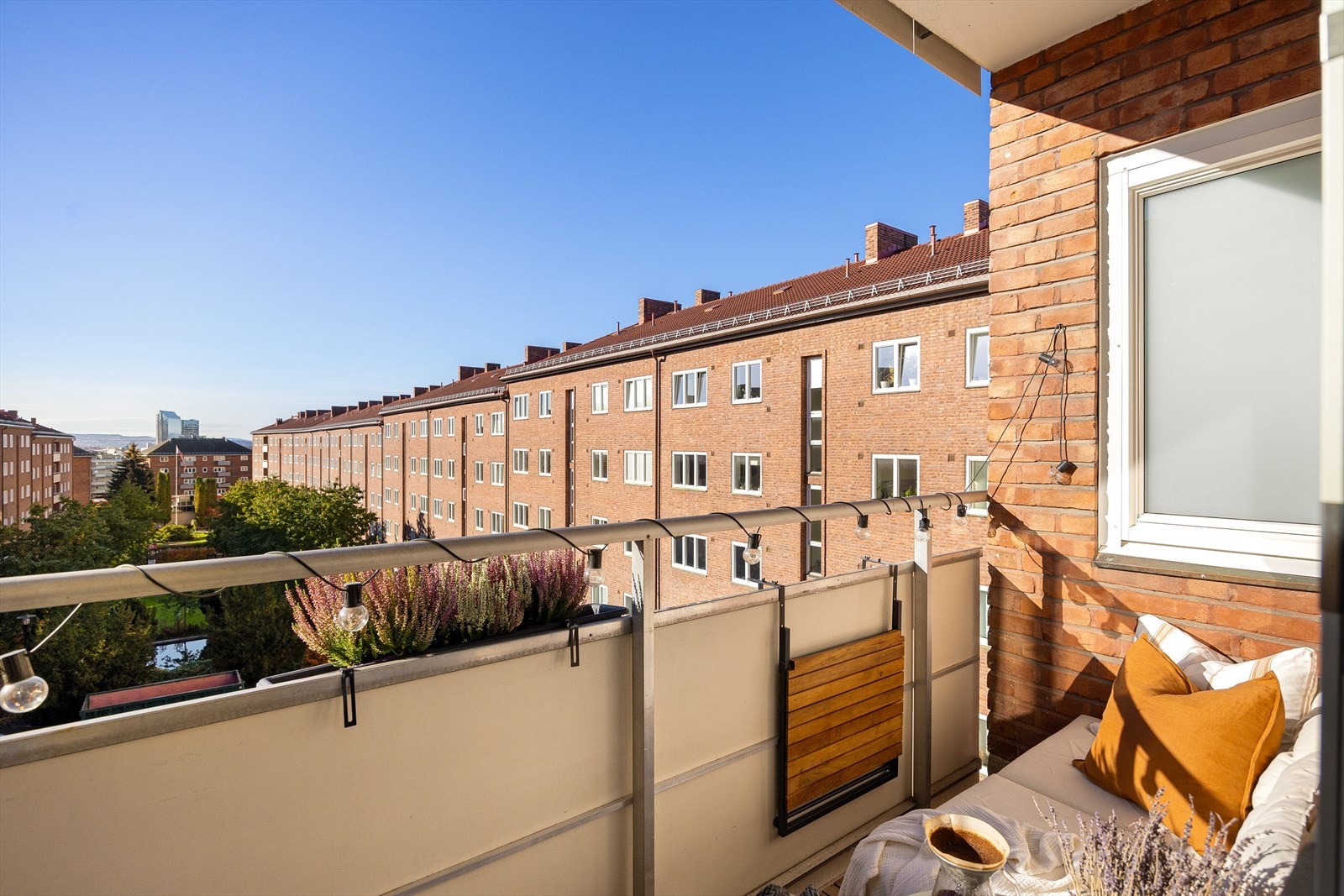 Maria Valentinsen Løken har gleden av å presentere Trondheimsveien 83B! Galleribilde