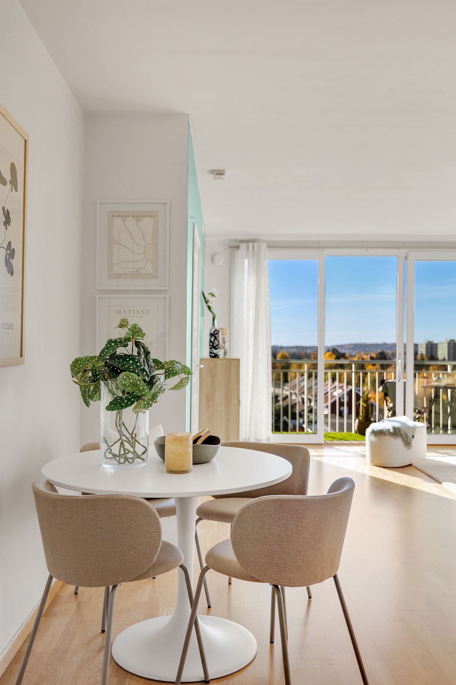 Her kan familie og venner inviteres til et hyggelig måltid. Galleribilde