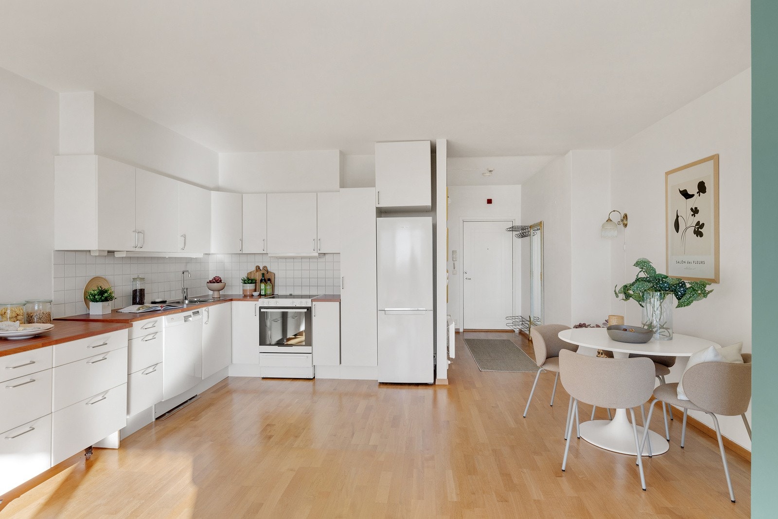 Her kan du sosialere med gjestene samtidig som du kokkelerer. Galleribilde