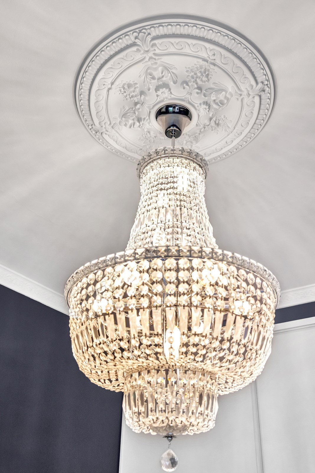 Vakker rosett og stukkatur. Galleribilde