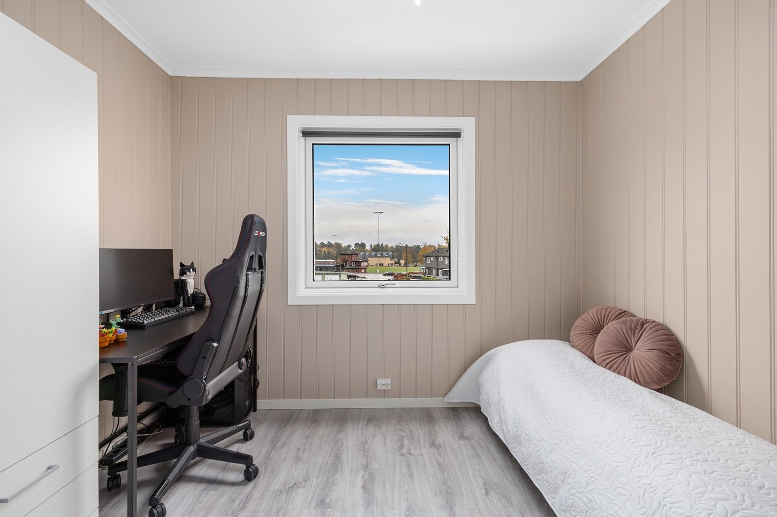 Hyggelig gjeste / barnerom/kontor. Galleribilde