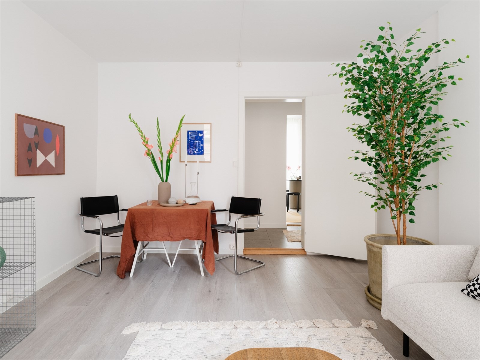 Det lyse palettet gjør det enkelt å innrede etter egen stil og behov. Galleribilde