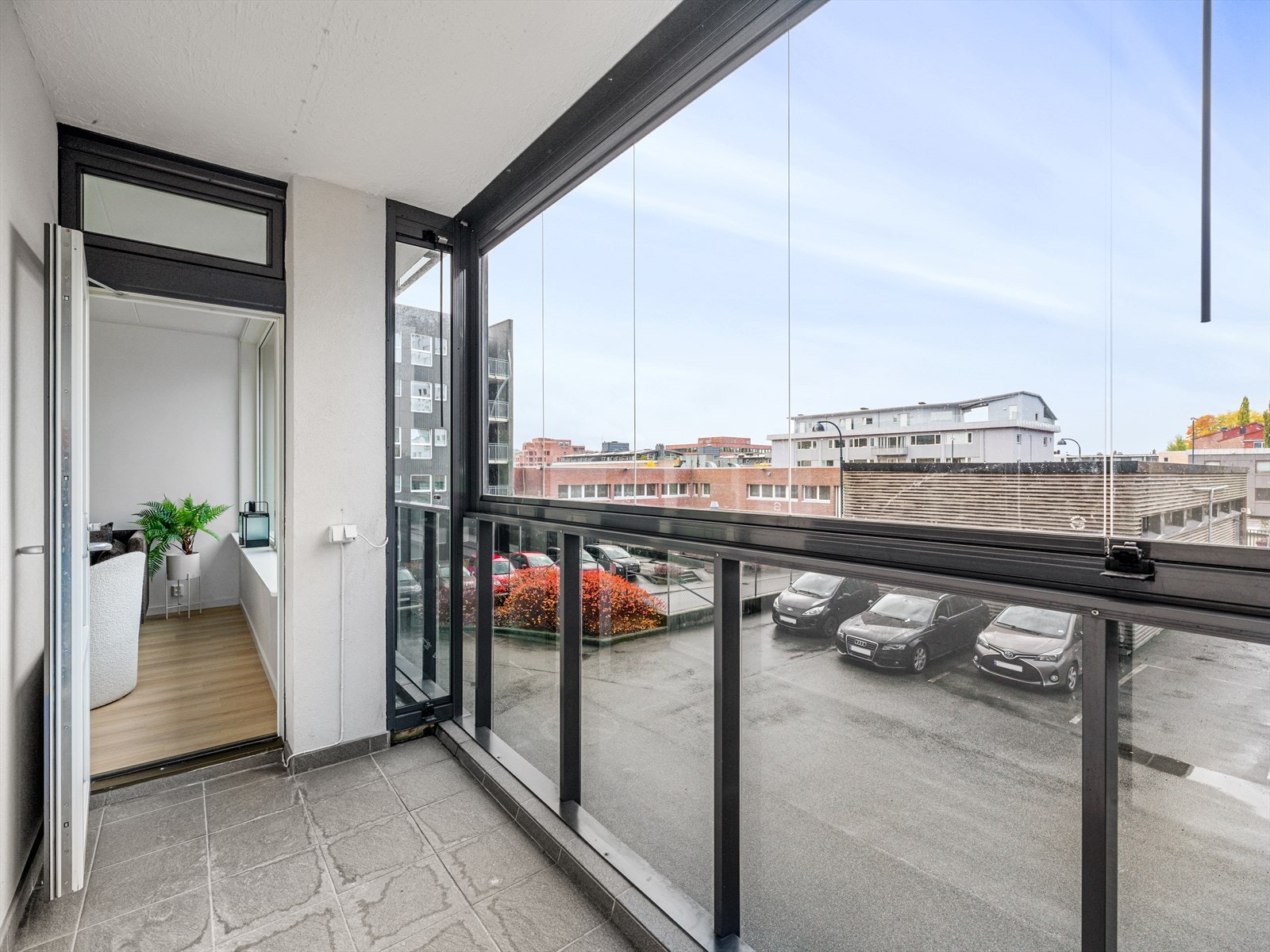 Innglasset balkong på ca 5 kvm Galleribilde