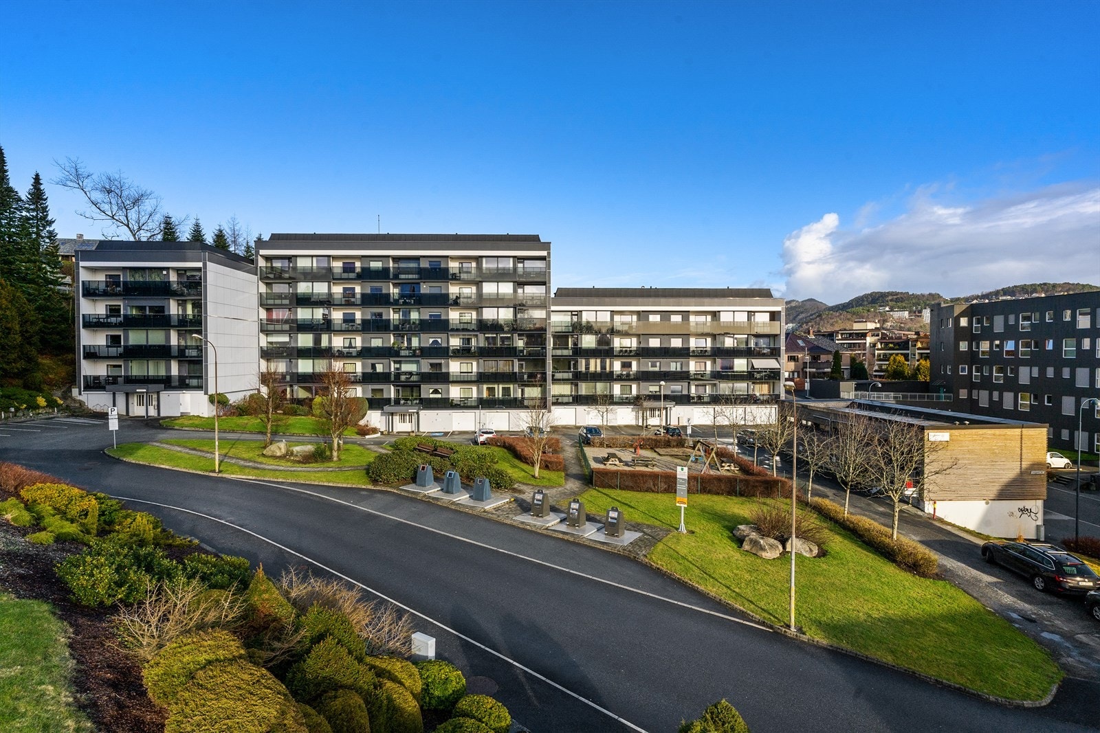Velkommen til en pen leilighet med sentral beliggenhet i nordenden av Sandnes sentrum. Galleribilde