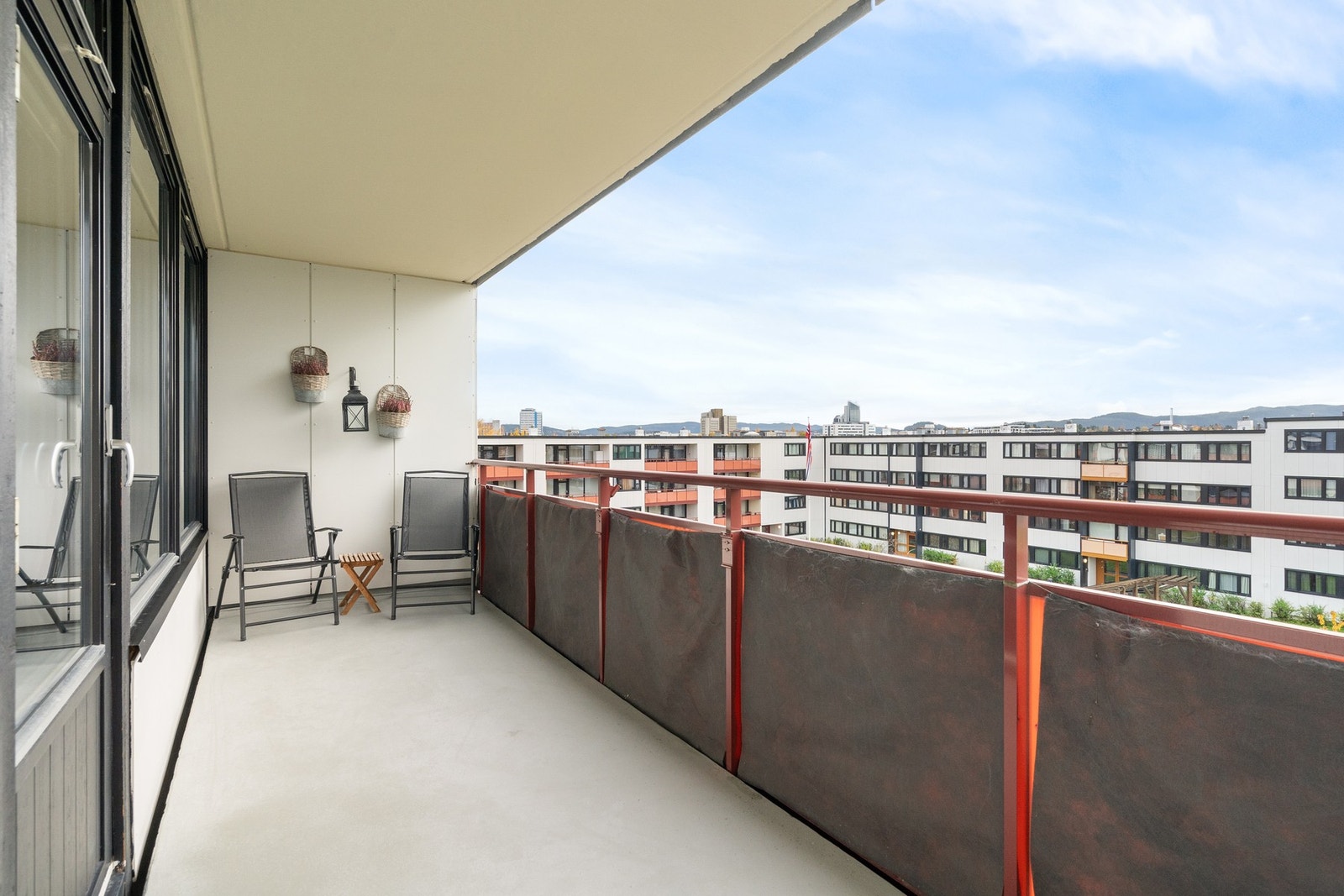 God plass til ønsket utemøblement for å nyte de gode solforholdene. Galleribilde