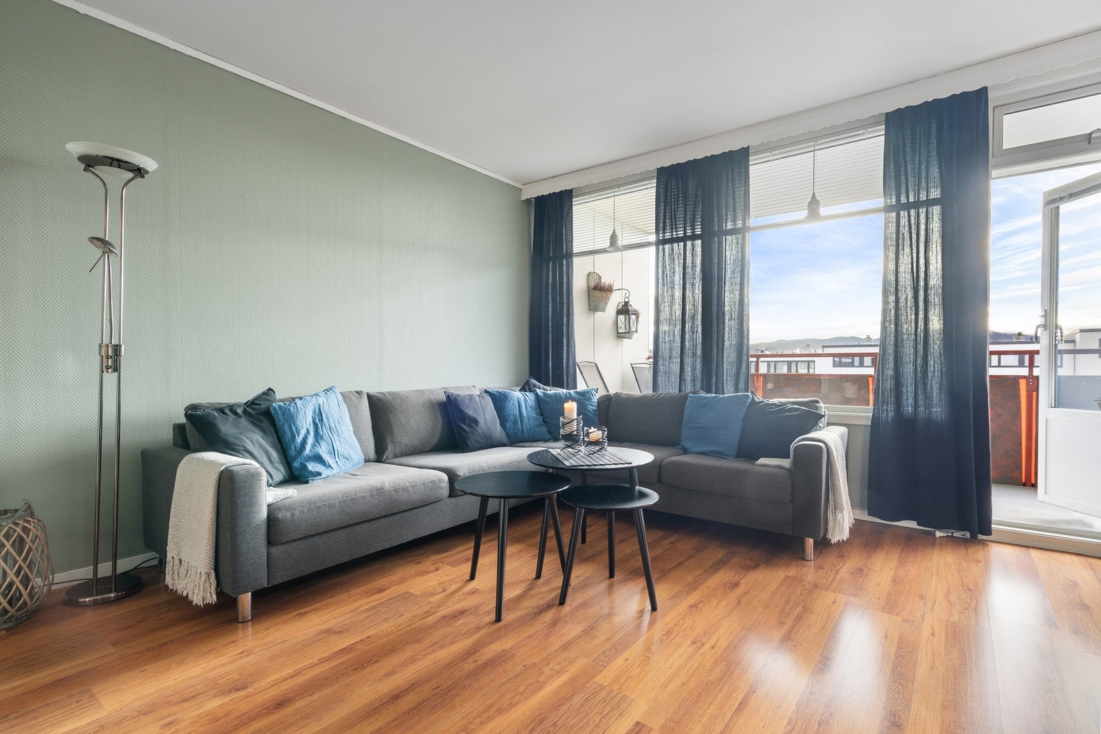 Romslig og attraktiv 3(4)-roms leilighet i 4. etasje. Galleribilde