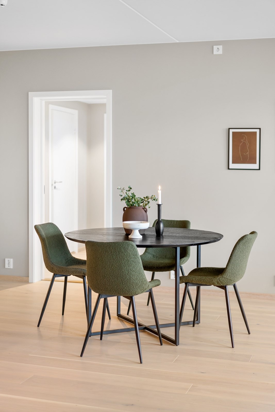 God plass til spisebord Galleribilde