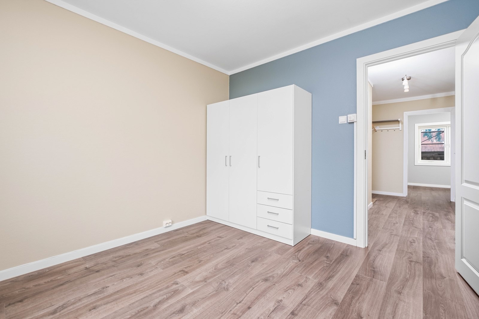 Leiligheten disponerer bodplass i kjeller og på loft på til sammen ca. 13 kvm. Galleribilde