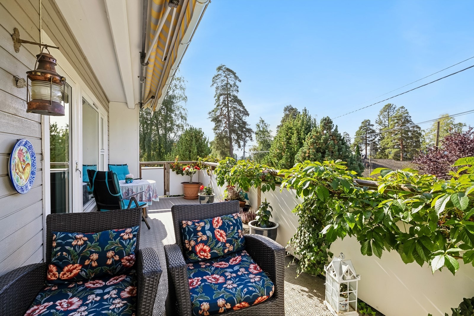 Her er det god plass til å møblere for å skape en hyggelig uteplass. Galleribilde