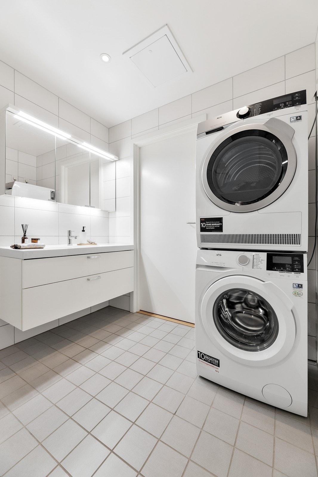 Badet har tilkoblinger for både vaskemaskin og tørketrommel. Galleribilde