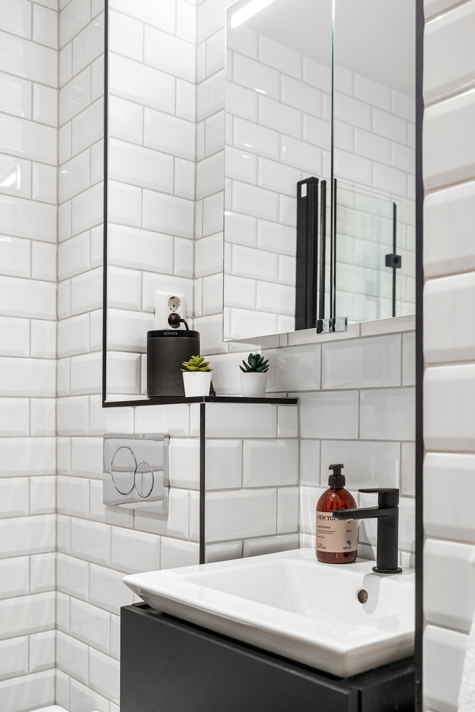 Detaljbilde servant Galleribilde