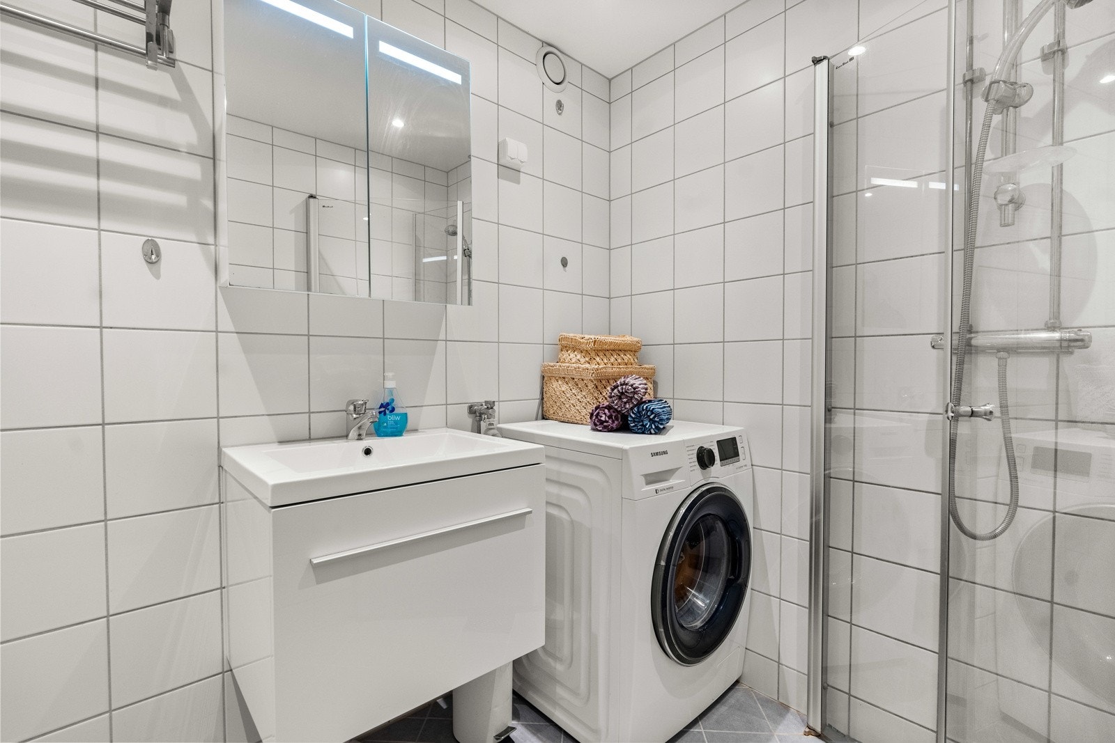 Opplegg til vaskemaskin på badet Galleribilde