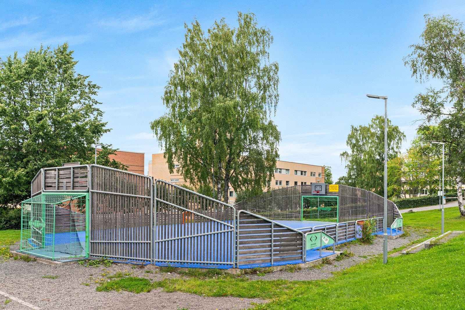 Ballbinge til glede for barna Galleribilde