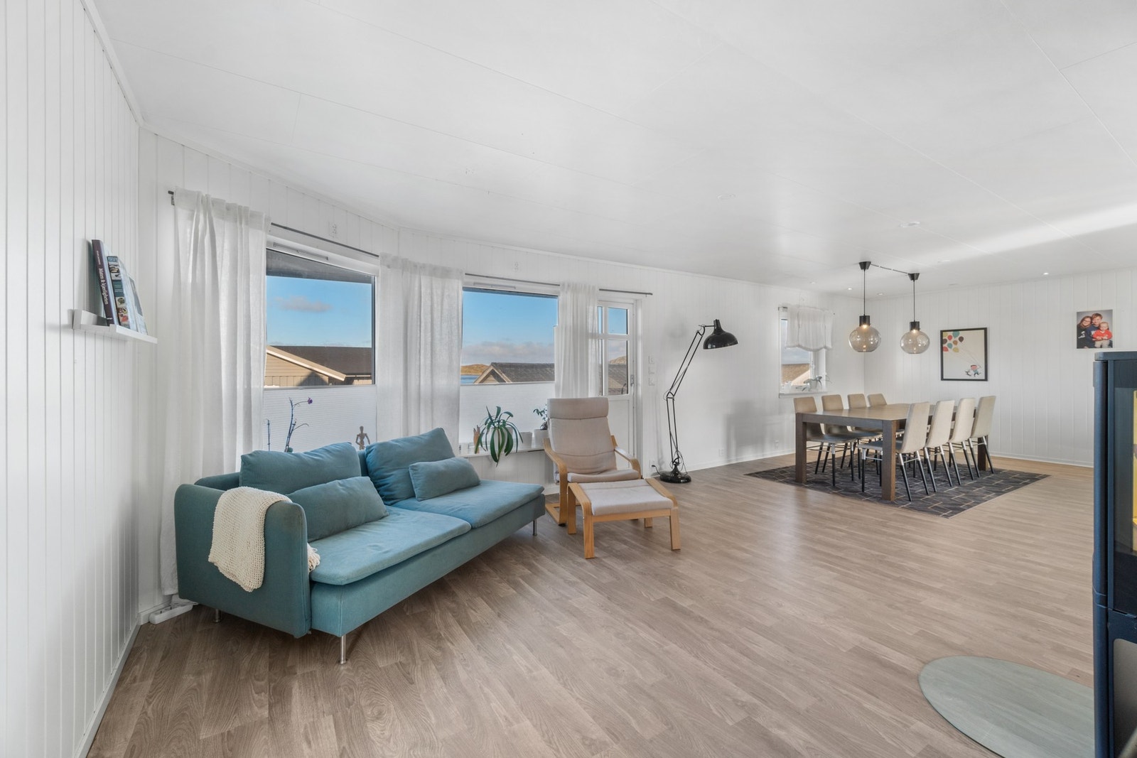 Her kan man enkelt møblere med flere sittegrupper. Galleribilde