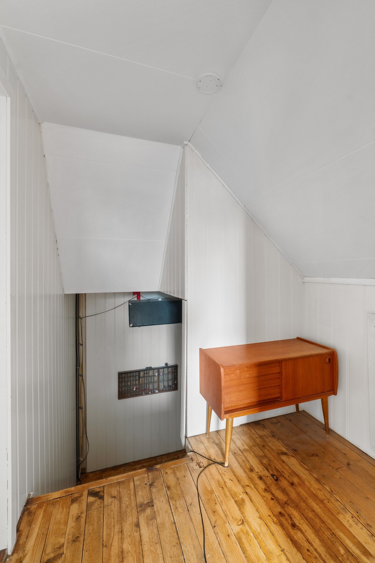 I boligens andre etasje finner vi 3 soverom og et trapperom. Galleribilde