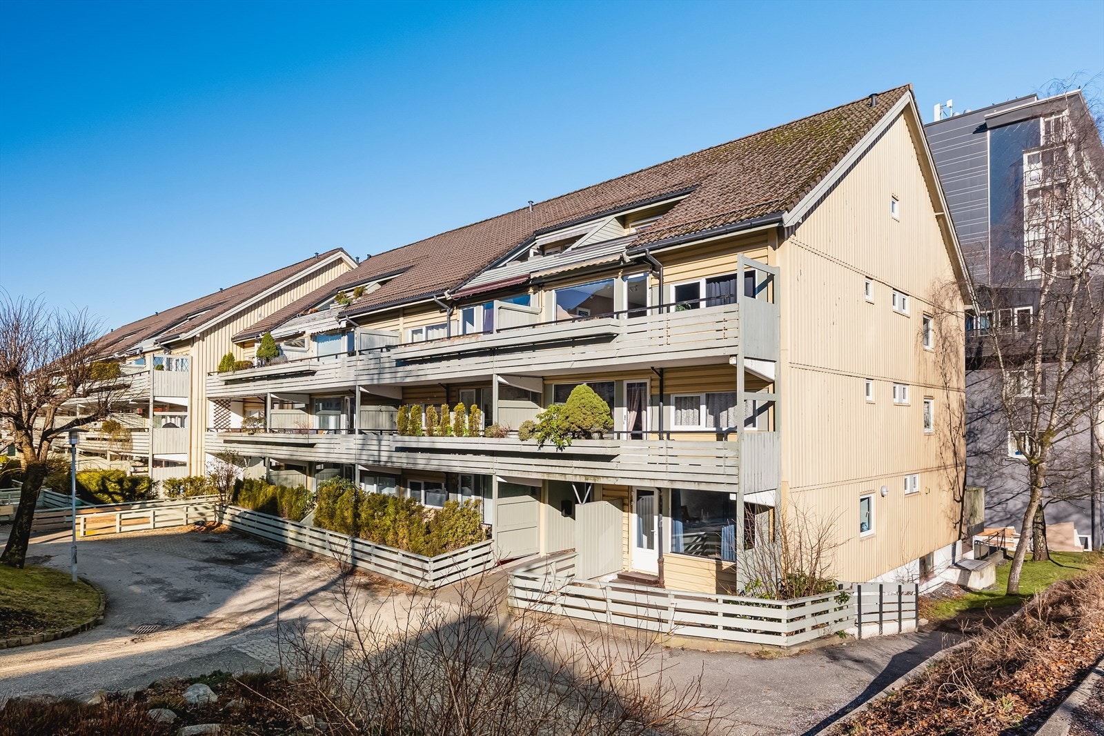 - For tiden pågår renoveringsarbeid i borettslaget, som inkluderer blant annet fasader, balkonger, uteområder, ventilasjon og rør - Galleribilde