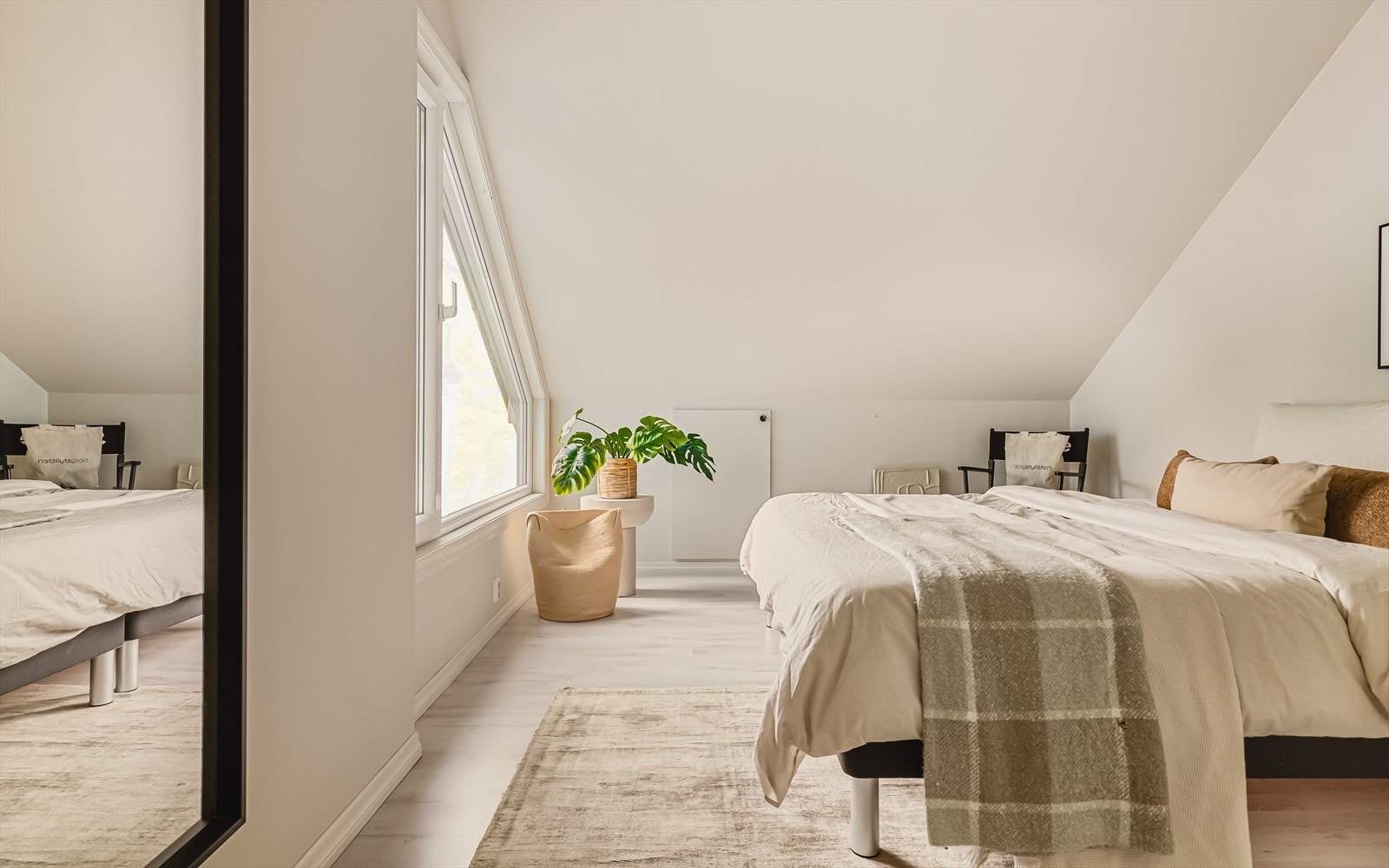 - Rommet har en herlig atmosfære som må oppleves - Galleribilde