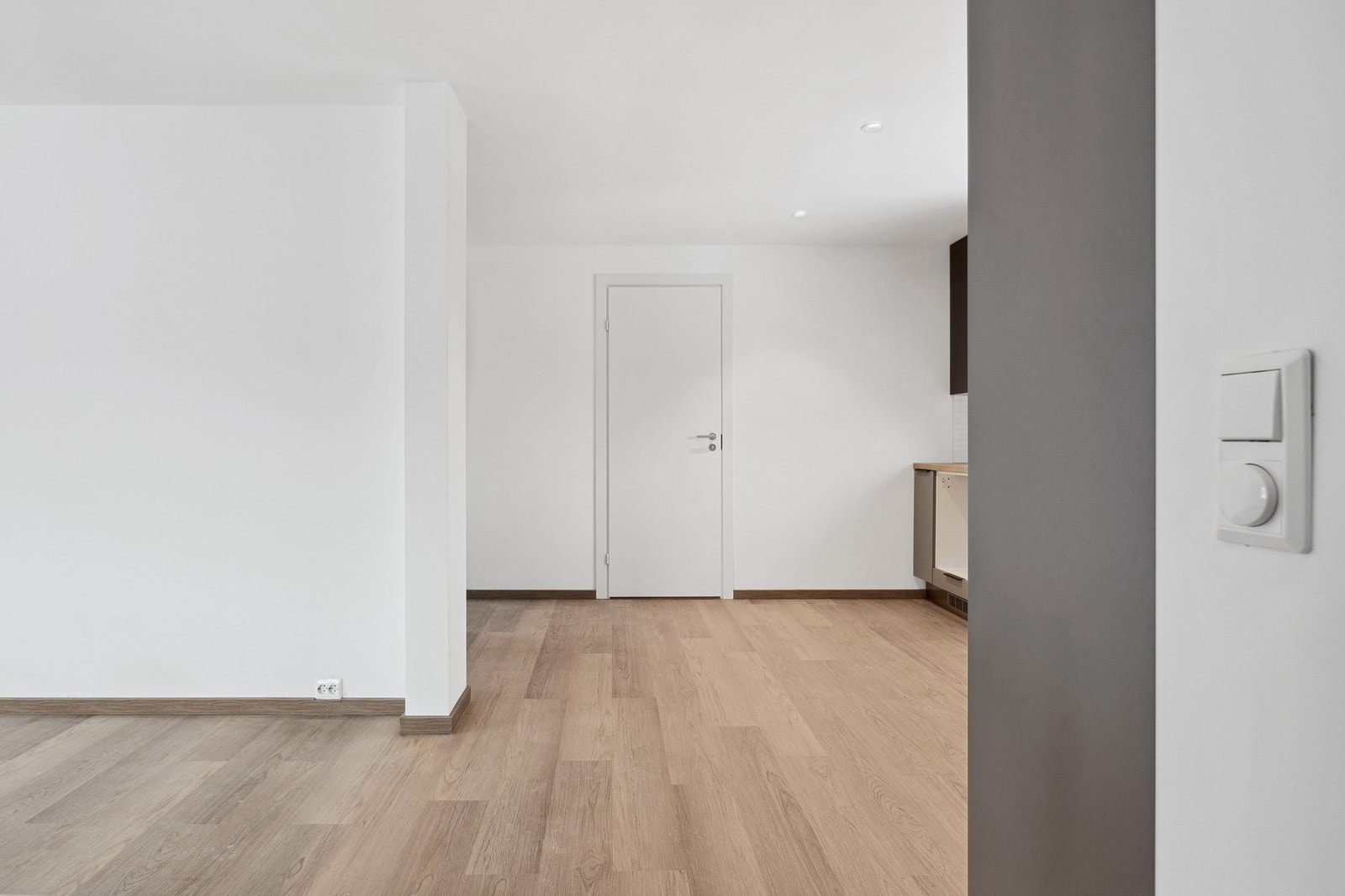 Fra kjøkkenet er det adkomst til soverom Galleribilde