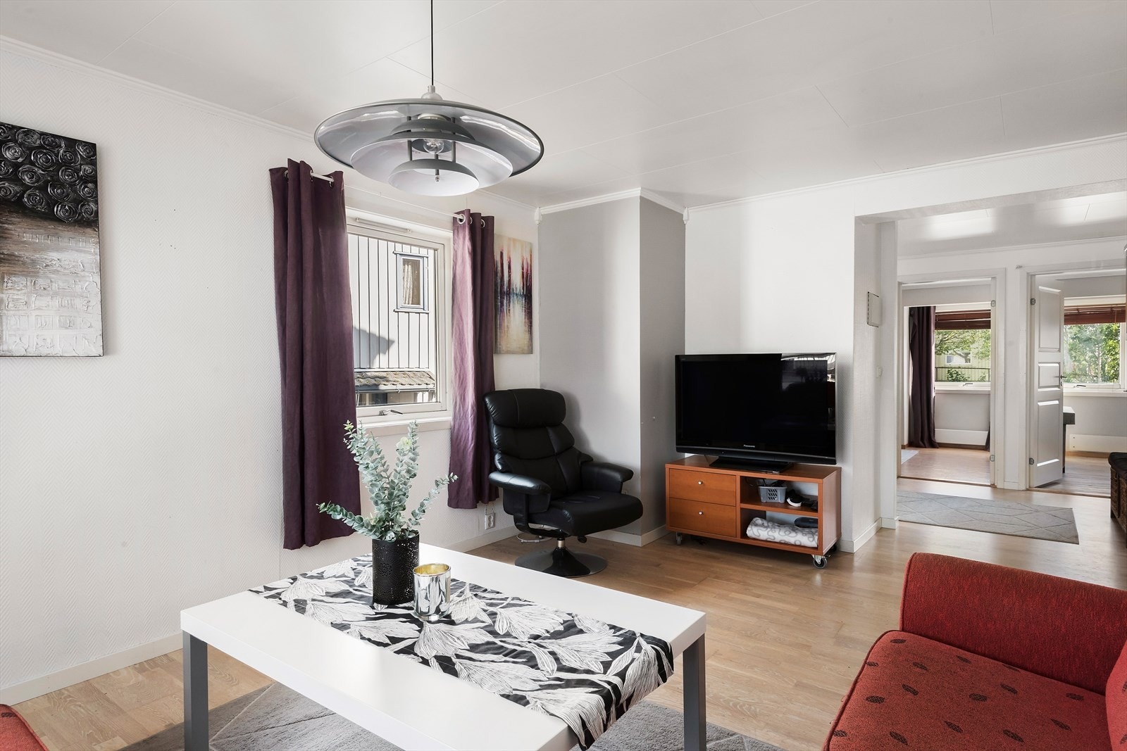 Boligen har elementpipe, det er ikke montert ildsted. Galleribilde
