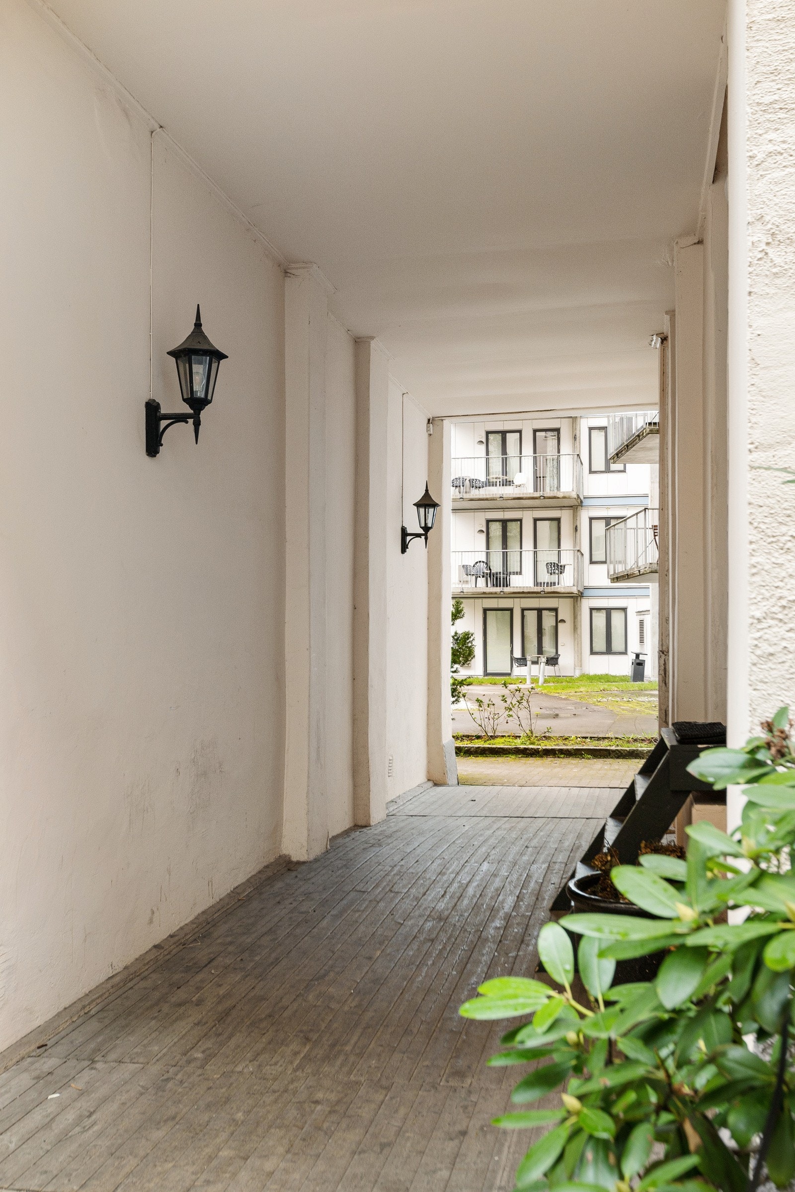 Som de fleste Berlinergårder har også Iduns gate 1 sjarmerende inngangspartier/portrom. Galleribilde