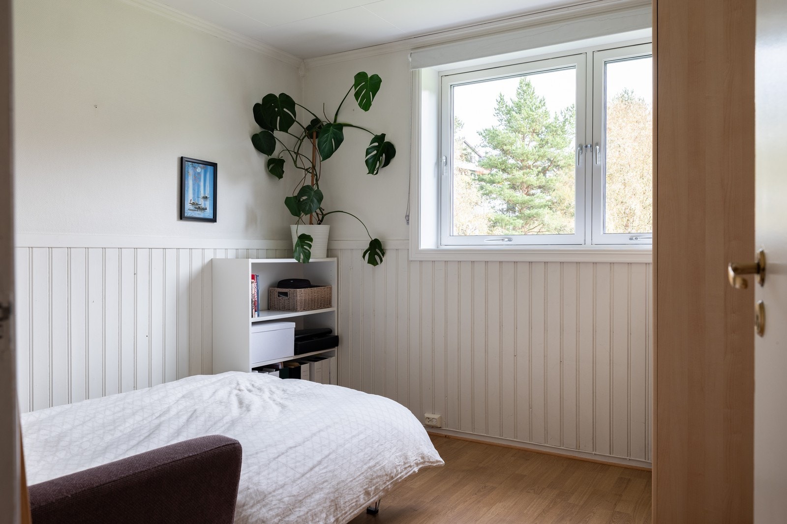 Soverom 3 i lysmalte farger Galleribilde