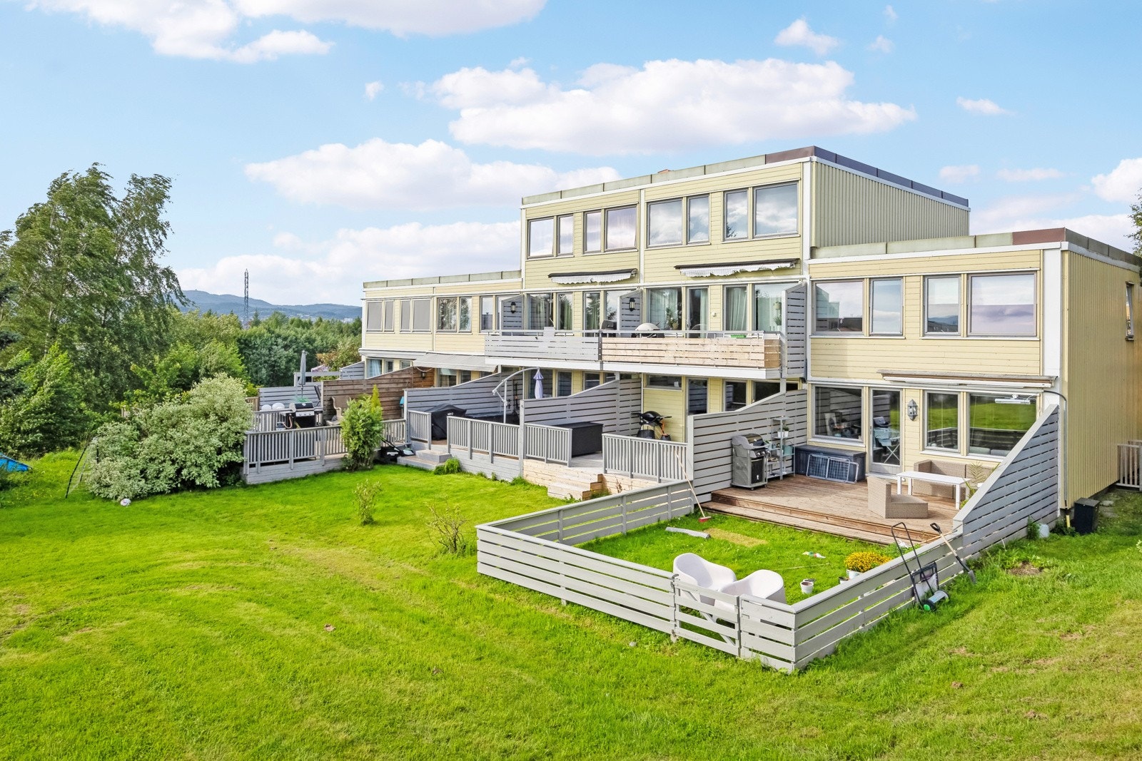 Leiligheten finner du på flotte Risvollan Borettslag, et populært og veldrevet borettslag med "alt" inkludert i felleskostnadene. Galleribilde