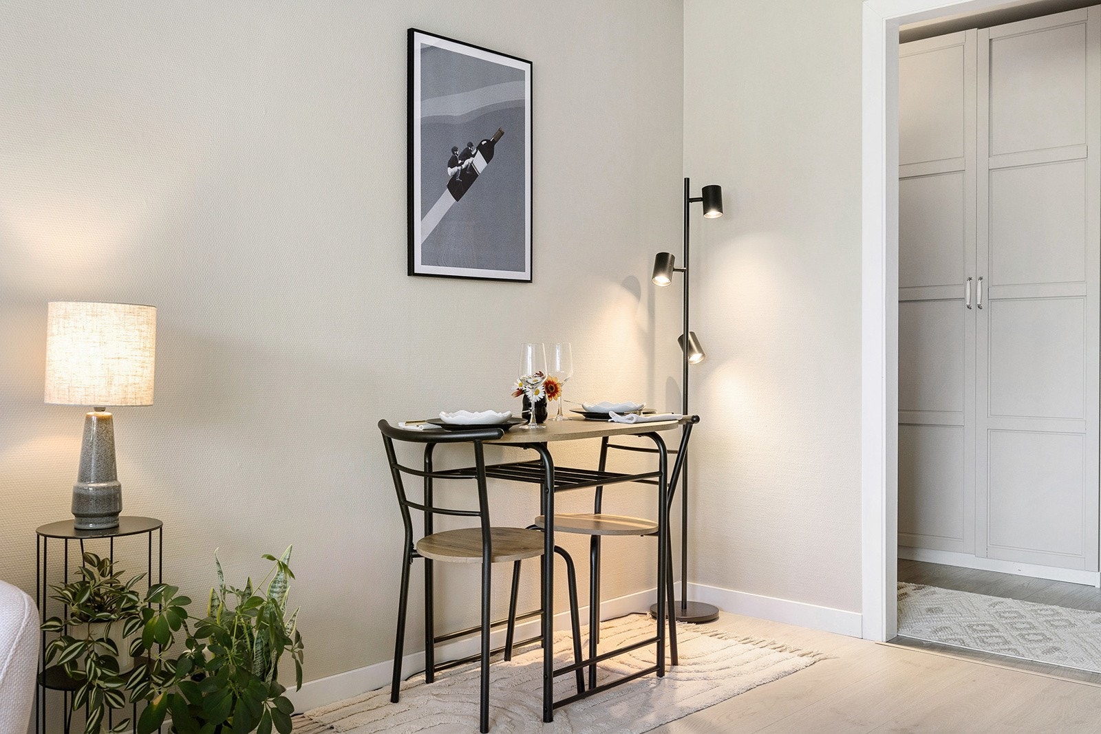 Plass for spisegruppe i stuen Galleribilde