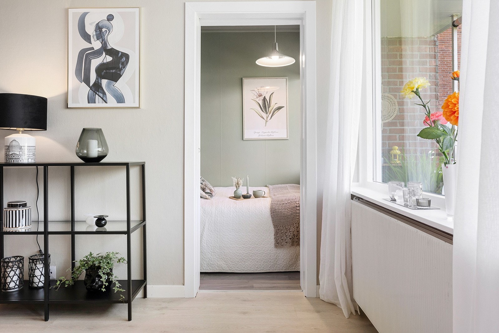 Fra stuen er det inngang til sovealkove Galleribilde