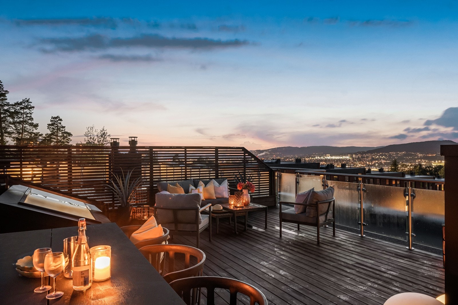 Velkommen til en unik, eksklusiv 3-roms selveier og toppleilighet fra 2021 presentert av PrivatMegleren v/ Daniel Bigom! Galleribilde