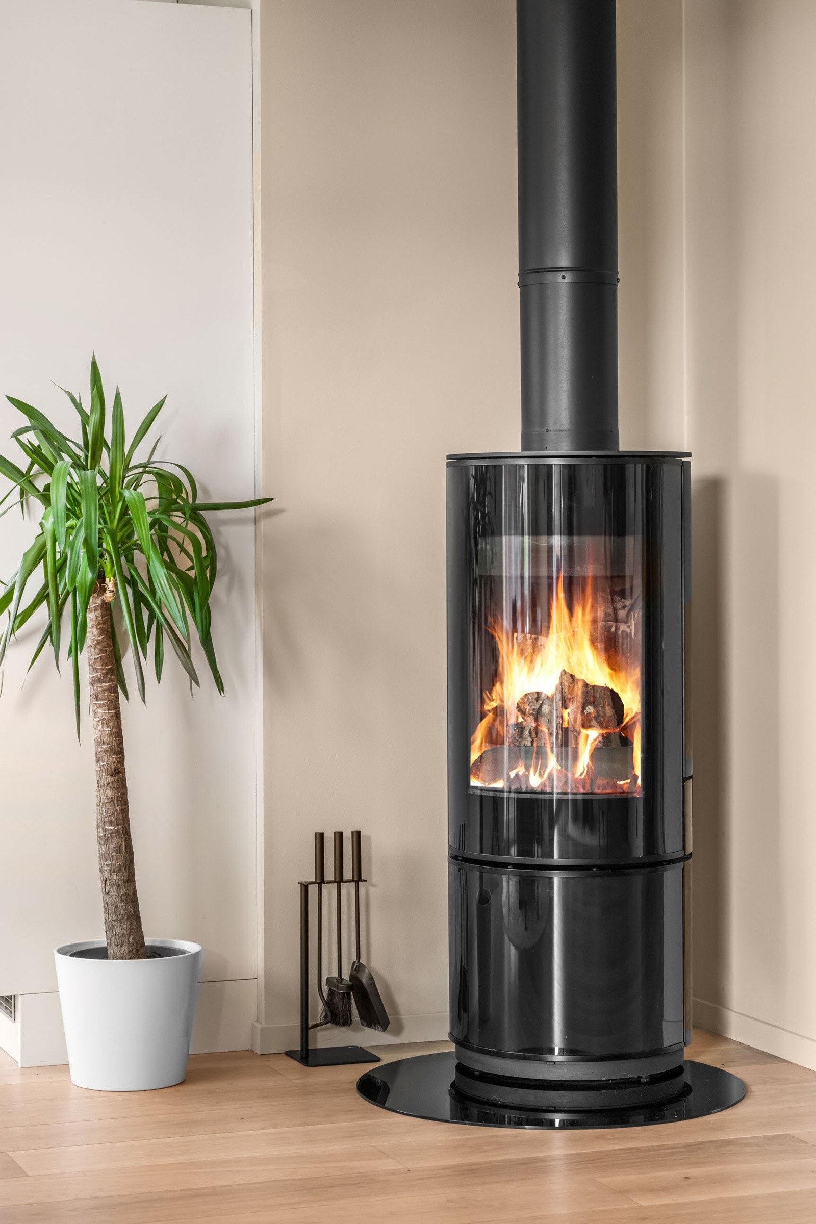 Peis til vedfyring og hygge Galleribilde