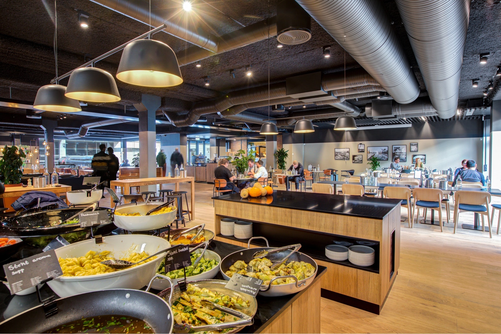 Flott ny kantine med fristende måltider! Galleribilde