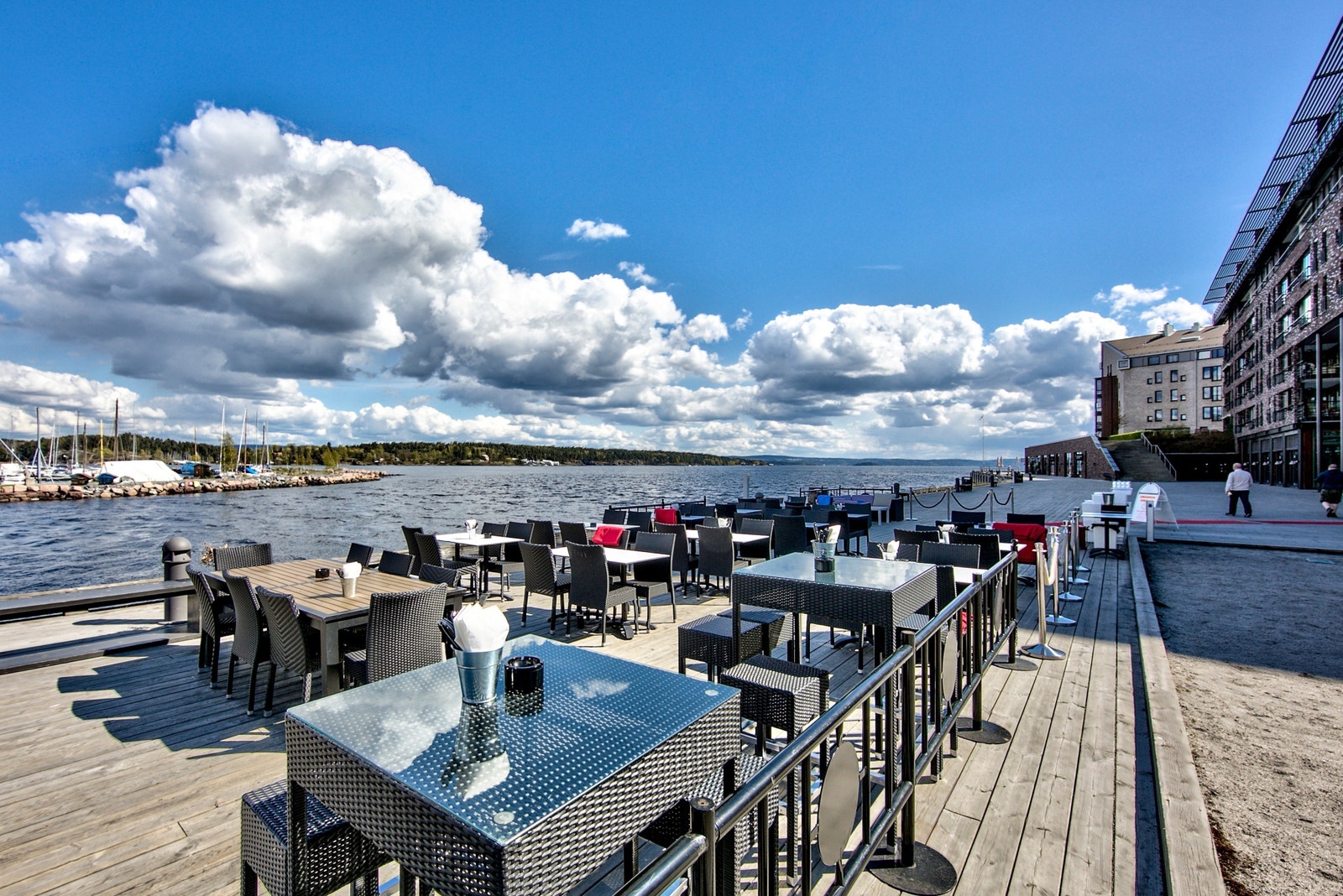Hva med utelunsj på Lysaker Brygge? Galleribilde