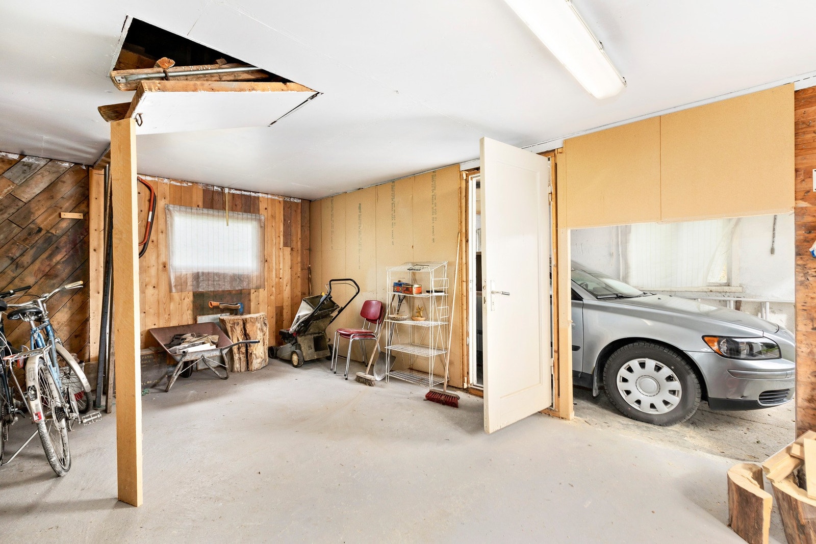 Garasje. Galleribilde