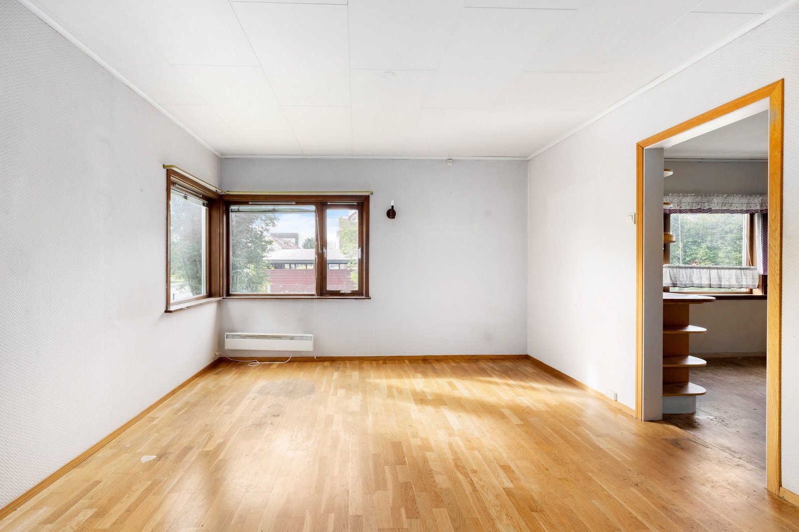 Stue/spisestue i tilknytning til kjøkken. Galleribilde